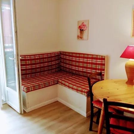 Bernadette' Cosy Flat لورد