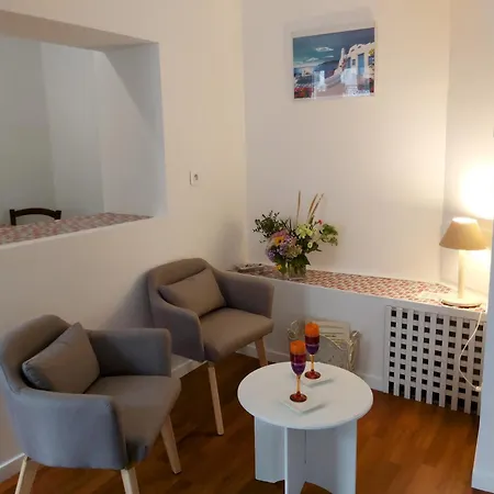 Bernadette' Cosy Flat - 3 Minutes Walk Main Door To Sanctuary Entrance- Old Town - Bernadette De Soubirous's Neighborhood - Chapel For Prayer On Site 3* Lourdes