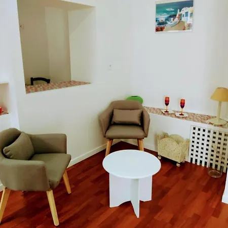 Bernadette' Cosy Flat فندق