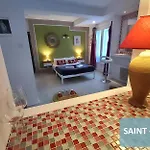 ホテル Bernadette' Cosy Flat - 3 Minutes Walk Main Door To Sanctuary Entrance- Old Town - Bernadette De Soubirous's Neighborhood - Chapel For Prayer On Site