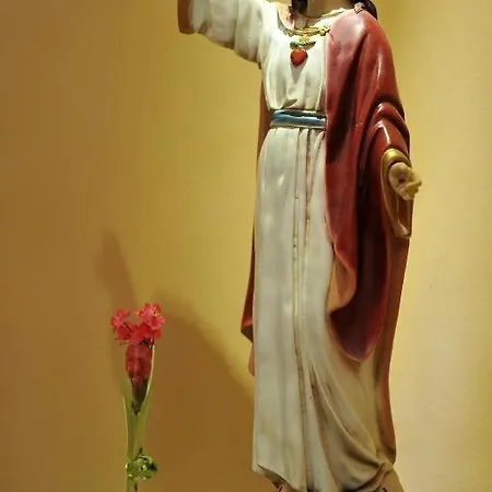 Bernadette' Cosy Flat - 3 Minutes Walk Main Door To Sanctuary Entrance- Old Town - Bernadette De Soubirous's Neighborhood - Chapel For Prayer On Site Hotel 3*