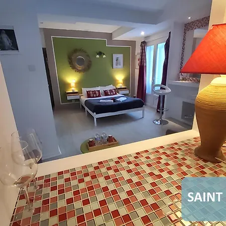فندق Bernadette' Cosy Flat - 3 Minutes Walk Main Door To Sanctuary Entrance- Old Town - Bernadette De Soubirous's Neighborhood - Chapel For Prayer On Site