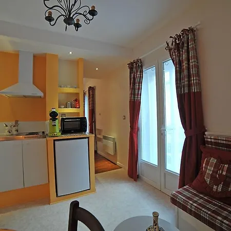 Bernadette' Cosy Flat - 3 Minutes Walk Main Door To Sanctuary Entrance- Old Town - Bernadette De Soubirous's Neighborhood - Chapel For Prayer On Site Otel