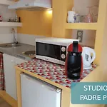 Bernadette' Cosy Flat - 3 Minutes Walk Main Door To Sanctuary Entrance- Old Town - Bernadette De Soubirous's Neighborhood - Chapel For Prayer On Site Hotell 3*