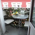 Hotell Bernadette' Cosy Flat - 3 Minutes Walk Main Door To Sanctuary Entrance- Old Town - Bernadette De Soubirous's Neighborhood - Chapel For Prayer On Site 3*