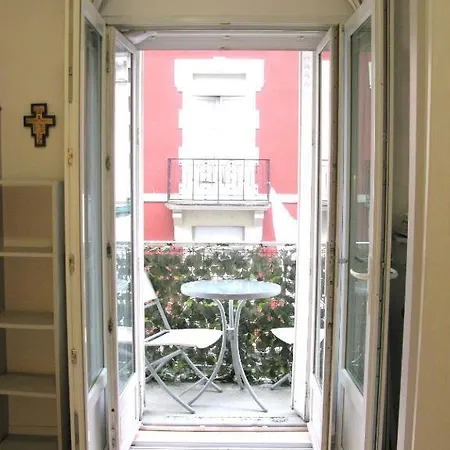 Hotel Bernadette' Cosy Flat - 3 Minutes Walk Main Door To Sanctuary Entrance- Old Town - Bernadette De Soubirous's Neighborhood - Chapel For Prayer On Site 3*