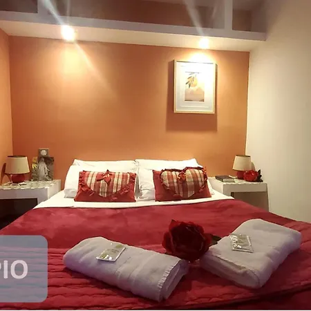 Hotel Bernadette' Cosy Flat - 3 Minutes Walk Main Door To Sanctuary Entrance- Old Town - Bernadette De Soubirous's Neighborhood - Chapel For Prayer On Site 3*