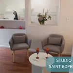 Bernadette' Cosy Flat - 3 Minutes Walk Main Door To Sanctuary Entrance- Old Town - Bernadette De Soubirous's Neighborhood - Chapel For Prayer On Site 3* 루르드