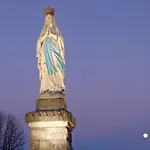 Bernadette' Cosy Flat - 3 Minutes Walk Main Door To Sanctuary Entrance- Old Town - Bernadette De Soubirous's Neighborhood - Chapel For Prayer On Site 호텔 루르드